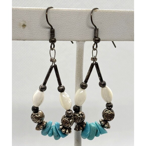 Vintage‎ SW Style Beaded Drop Earrings Dangle Silver Tone Turquoise Shell Retro - Picture 1 of 7